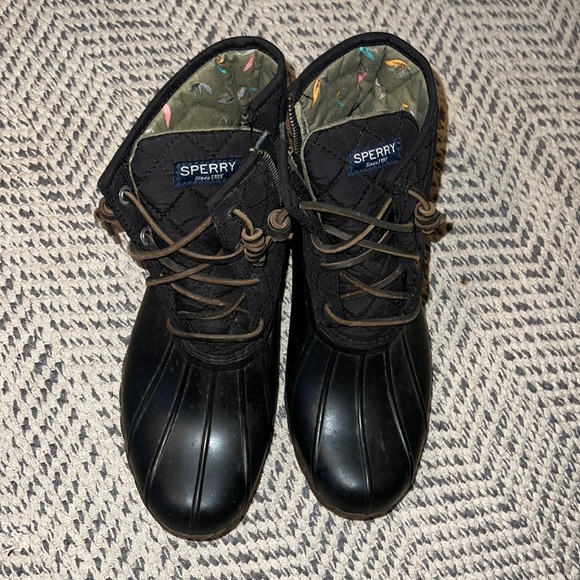 Sperry Quilted Duck Boots Size 7.5 Black - Picture 2 of 2